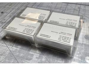 Carte Gaufrage avec impression quadri couleur recto format carte de visite pour YUBERO � Gen�ve