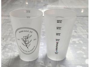 Gobelet plastique r�utilisable impression couleurs avec graduation